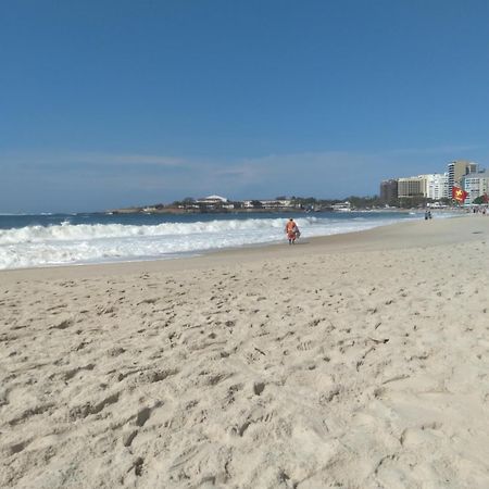 Quarto Privativo A Uma Quadra Da Praia De Copacabana ริโอเดจาเนโร ภายนอก รูปภาพ